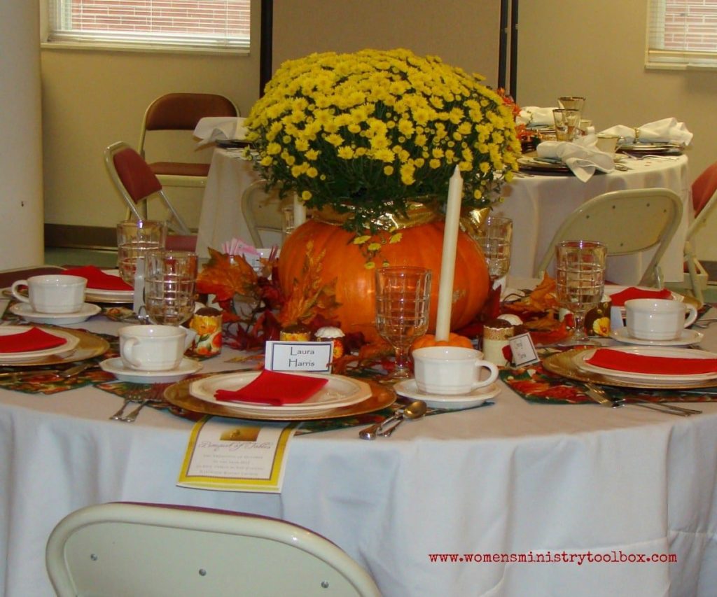 pumpkin mum table